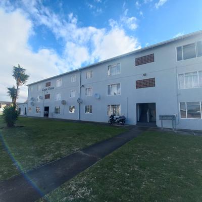 Apartment / Flat For Sale in Kabega Park, Port Elizabeth
